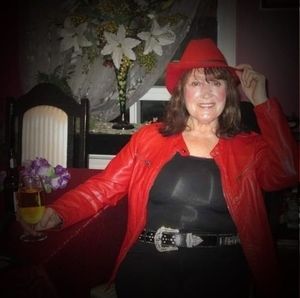 Meet your Posher, Carolina